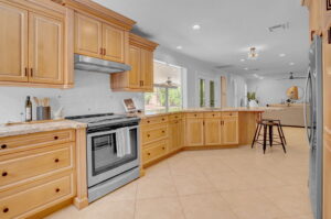 14 web or mls 9240 n 32nd pl 14