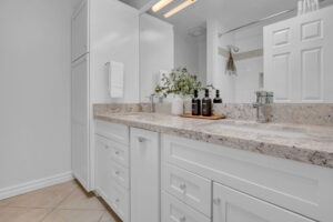 22 web or mls 9240 n 32nd pl 22
