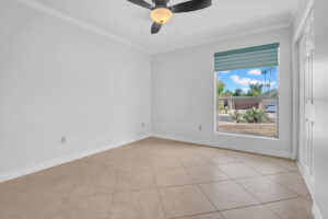 24 web or mls 9240 n 32nd pl 24