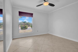 25 web or mls 9240 n 32nd pl 25