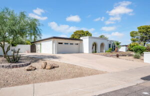 3 web or mls 9240 n 32nd pl 3