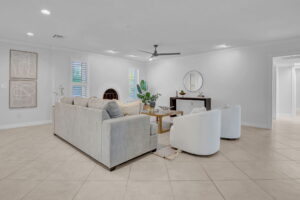 6 web or mls 9240 n 32nd pl 6